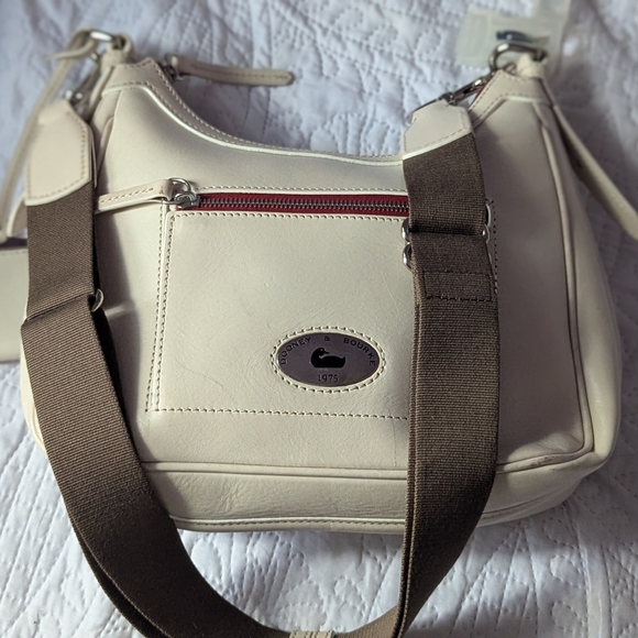Dooney BourkeElegant Cream Leather Shoulder Bag - Picture 3 of 6